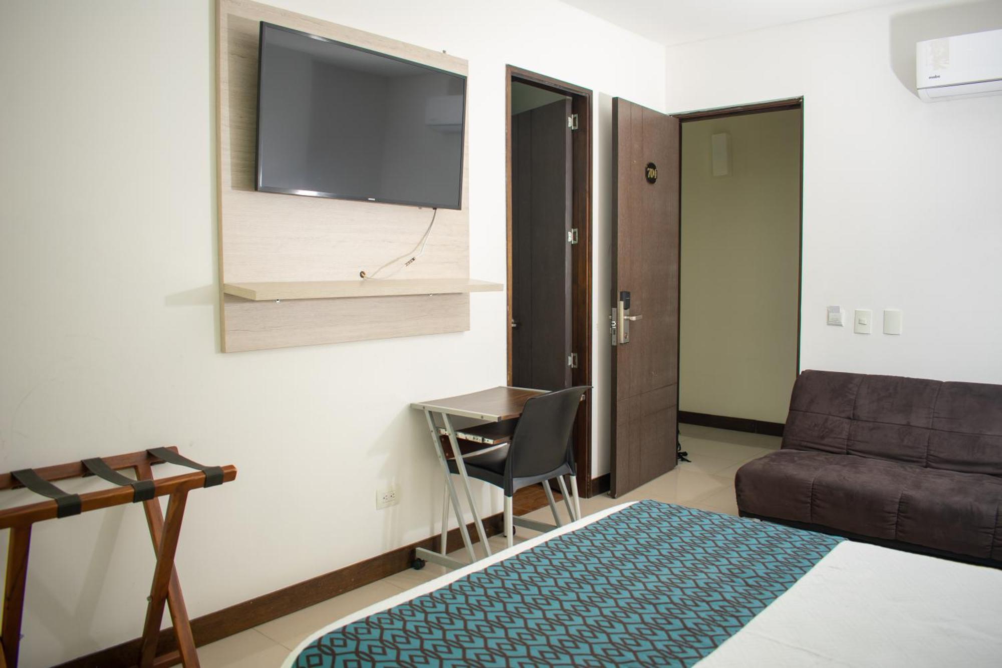 Hotel Cinco Monteria Exterior photo