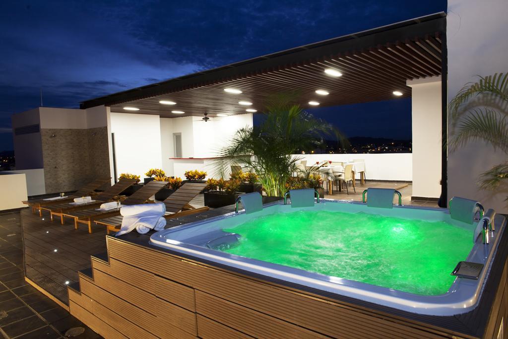 Hotel Cinco Monteria Exterior photo