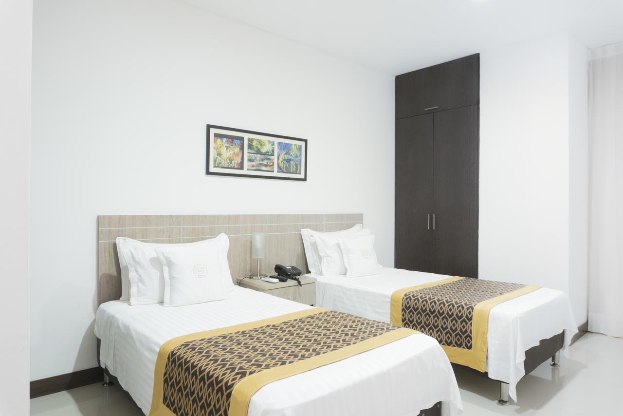 Hotel Cinco Monteria Exterior photo