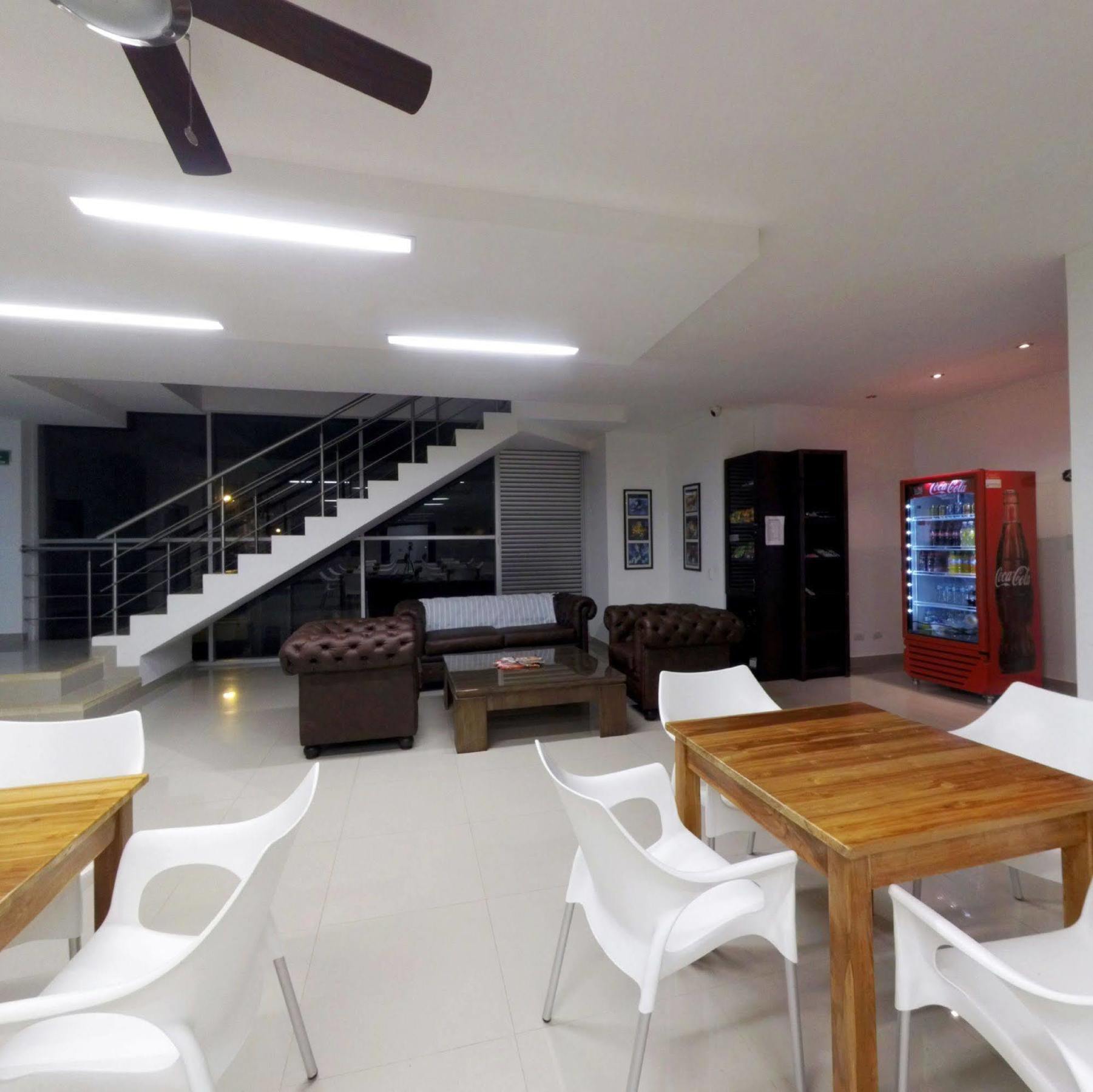 Hotel Cinco Monteria Exterior photo