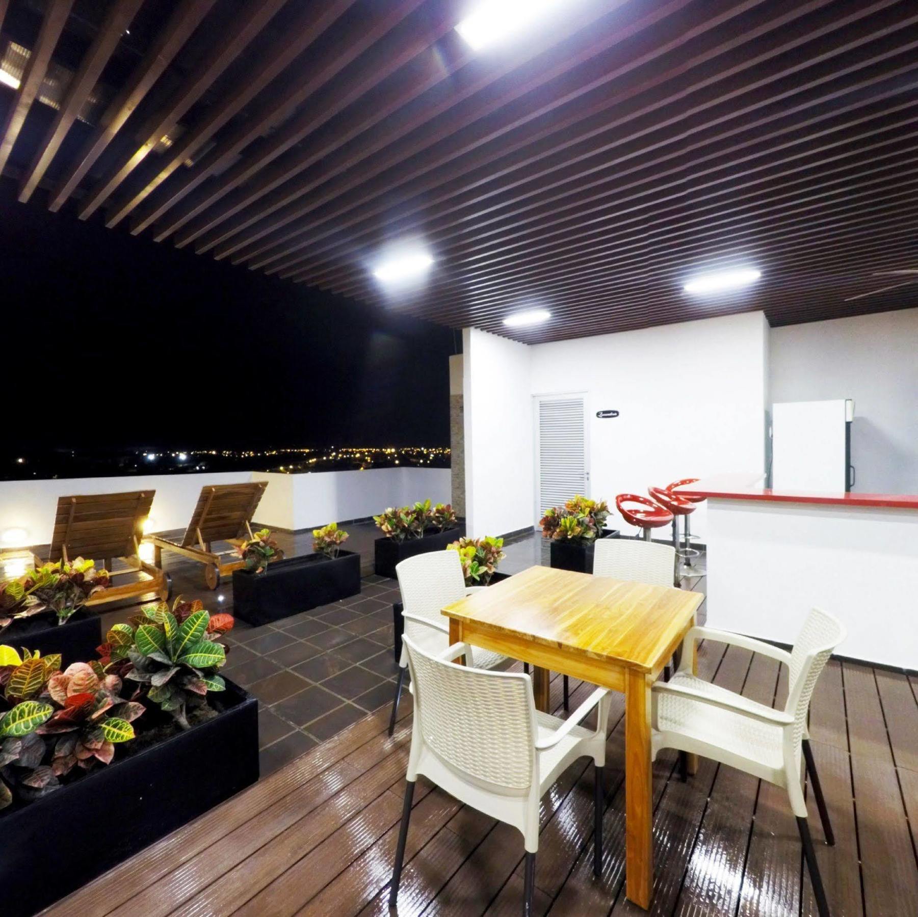 Hotel Cinco Monteria Exterior photo