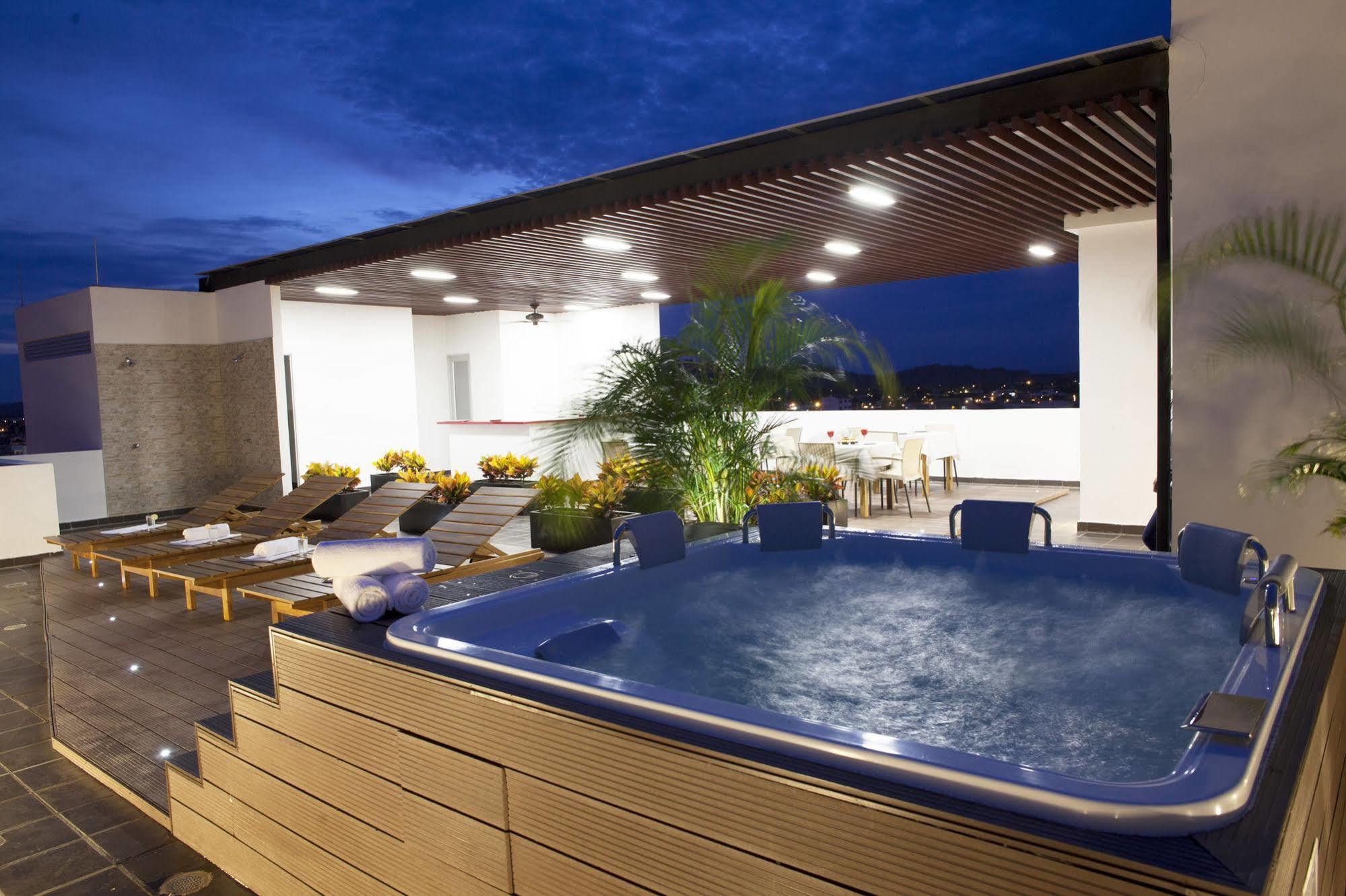 Hotel Cinco Monteria Exterior photo